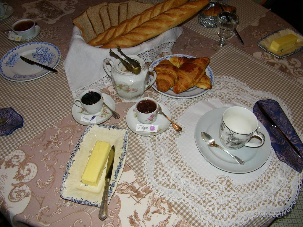 La Roseliere Hotel Carentan Ngoại thất bức ảnh